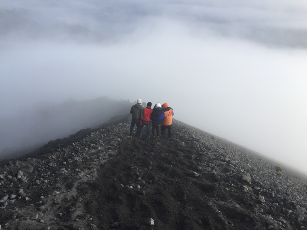 追求一份散漫随性与自由——2016印尼林贾尼火山,吉利